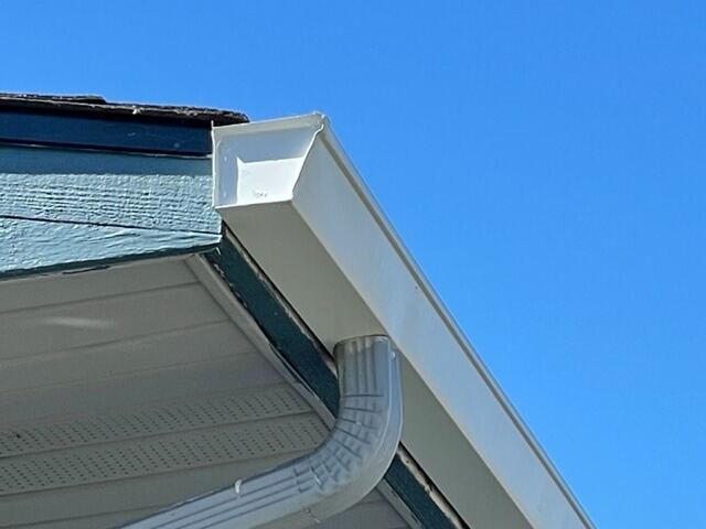S-Line box style gutter system on a modern building